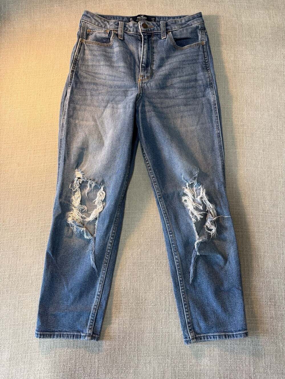 Hollister Ultra High-Rise Mom Jeans Distressed Medium Wash 5S